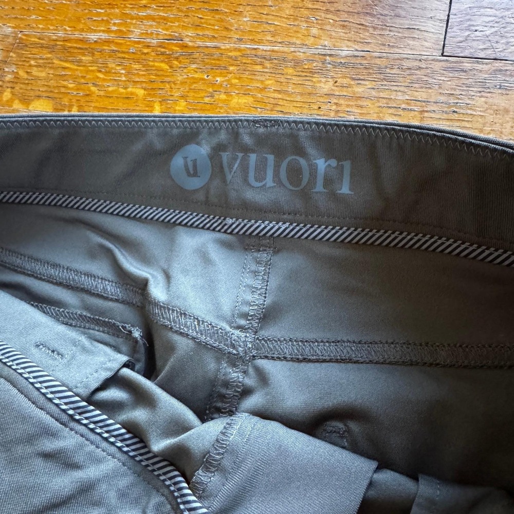 Vuori Meta Pant Mens W32 L30 Charcoal Grey Slim Tapered Performance Chino V430-S - Picture 2 of 10